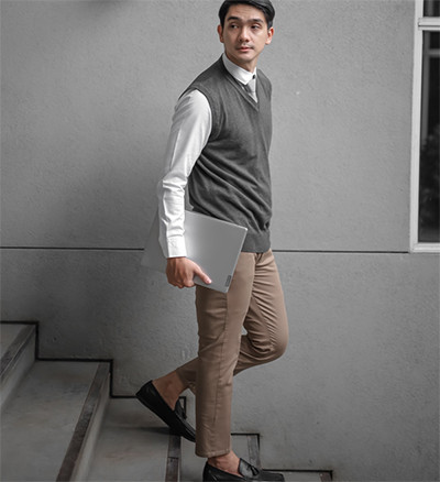 4 Tips Tampil Keren dengan Gaya Smart Casual