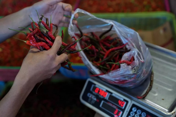 Efek Kenaikan Harga BBM Mulai Terlihat, Ayam dan Cabai Kian Mahal