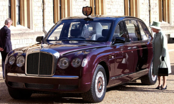Ini Mobil Ratu Elizabeth II Paling Prestisius di Dunia, Harganya Rp189,6 Miliar