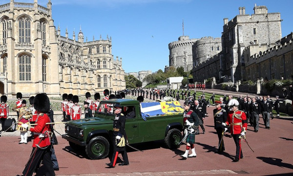 Ini 2 Mobil Jenazah yang Diprediksi Digunakan untuk Pemakaman Ratu Elizabeth II