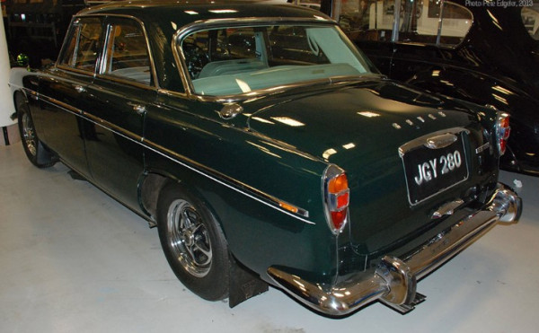10 Koleksi Mobil Mewah Ratu Elizabeth II yang Ternyata Penggila Otomotif