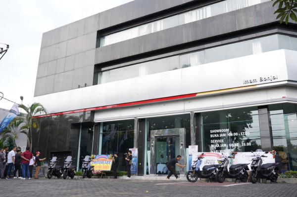 Layanan Berbagi Motor Listrik Pintar, imotoshare, Hadir di Bali