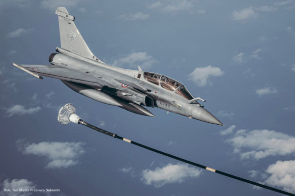 Top Prabowo! Begini Gagahnya Aksi Pesawat Tempur Rafale dan A-400M di Langit RI