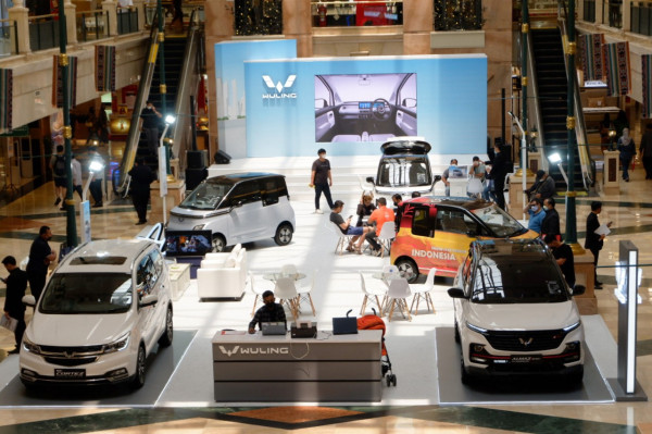 Cari Warga Jakarta Peduli Lingkungan, Wuling Air ev Hadir di Mall Puri Indah