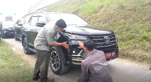 Ini Penampakan Mobil Menteri Pertanian Usai Tabrakan di Tol Jombang