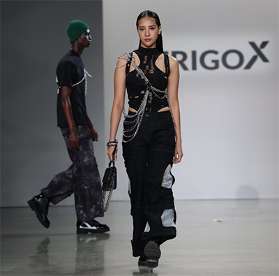 Erigo-X dan Tokopedia Kolaborasi Tampilkan Busana Terinspirasi dari Metamorfosis Kepompong di New York Fashion Week