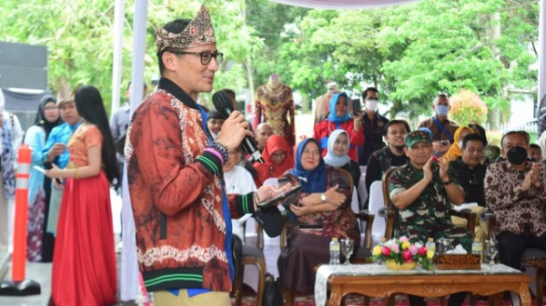 Ciptakan 1,1 Juta Lapangan Kerja, Sandiaga Bagikan Kunci Sukses ke Pelaku Ekraf