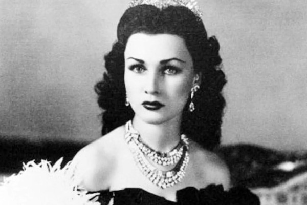 5 Ratu Paling Cantik di Dunia Sepanjang Sejarah