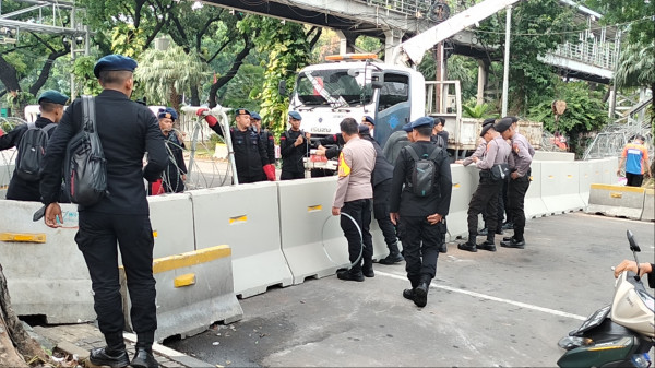 Cegah Pengunjuk Rasa Masuk Kawasan Istana Negara, Polisi Pasang Beton Lebih Besar