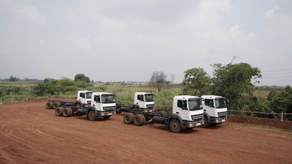 Keunggulan dan Spesifikasi Truk Mercedes-Benz Axor Euro 4 yang Menggoda Pebisnis