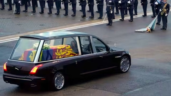 Mobil Jenazah Ratu Elizabeth II Akhirnya Gunakan Buatan Inggris