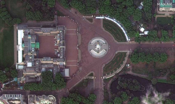 Foto Satelit, Barisan Pelayat Ratu Elizabeth II Membentang Sepanjang 10 Km