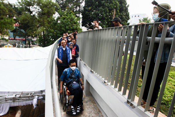 Anies Resmikan Taman Literasi Martha Christina Tiahahu di Blok M