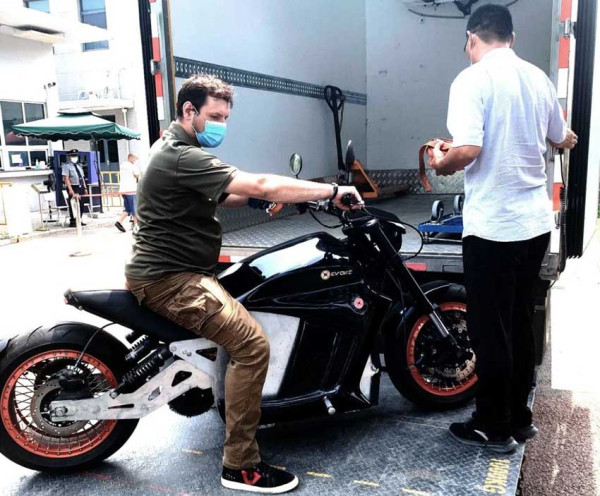 Evoke 6061 XR Sepeda Motor Listrik Cepat, Mampu Melaju 230 Km Per Jam