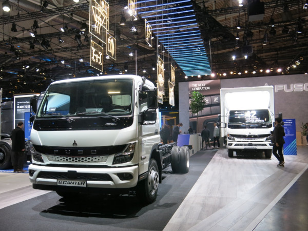 Fuso Canter Diesel Tidak akan Disuntik Mati meski Ada Model Listrik