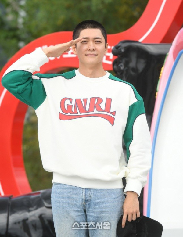 Kang Tae Oh Wajib Militer Hari Ini, Diprediksi Selesai 2024