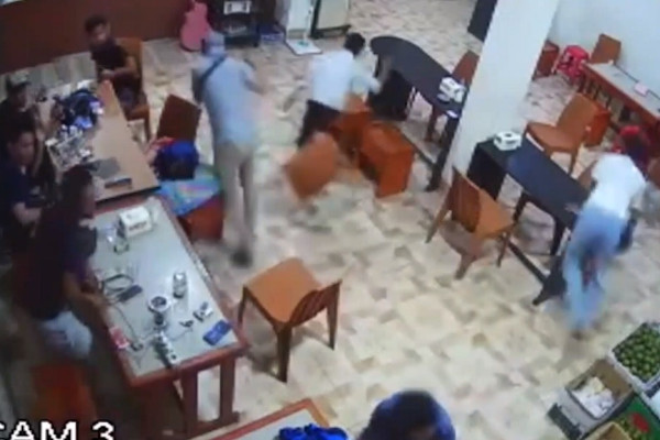 Anggota Geng di Makassar Serang Warung Kopi, 1 Terluka Terkena Anak Panah