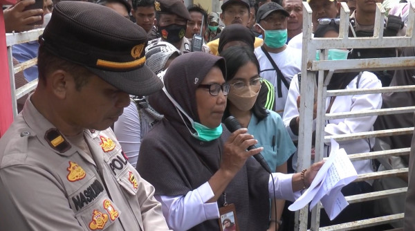 Buntut Jenazah Ditandu 5 Km, Warga Desak Kepala Puskesmas Campalagian Dicopot