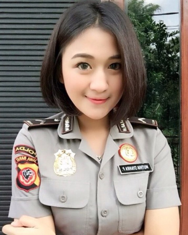 4 Anak Artis yang Jadi Polisi dan Tentara, Nomor 2 Pasukan Perdamaian PBB di London