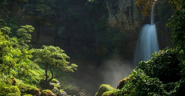 4 Rekomendasi Wisata Curug di Jawa Barat yang Cocok Dikunjungi saat Liburan