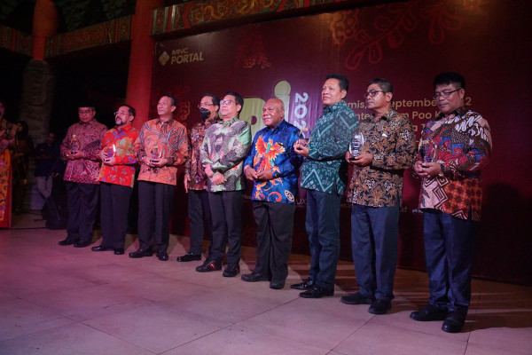 Terapkan Kurikulum Sejarah Lokal, Bupati Gresik Raih KDI 2022