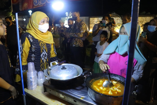 Inovasi Eko-Tren Hantarkan Gubernur Khofifah Raih Penghargaan KDI 2022