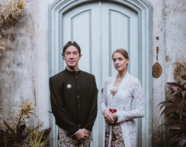 5 Artis Indonesia yang Nikah dengan Bule, Nomor 3 Tak Ingin Punya Anak