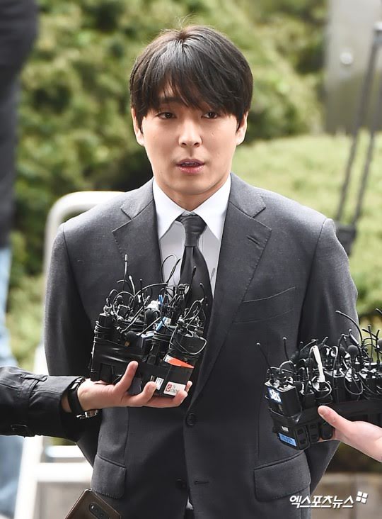 6 Idol K-Pop yang Tidak Akan Pernah Terlihat di Atas Panggung Lagi