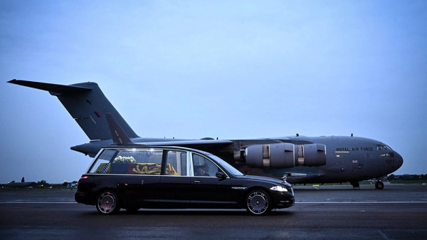 Ini Rumitnya Membuat Mobil Jenazah untuk Ratu Elizabeth II