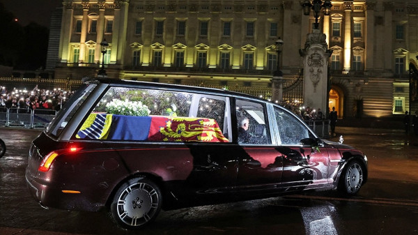 Ini Rumitnya Membuat Mobil Jenazah untuk Ratu Elizabeth II
