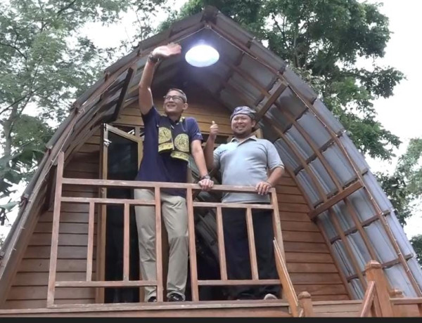 Sandiaga Uno Penuhi Fasilitas Homestay di Desa Wisata Hanjeli Sukabumi