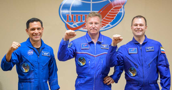 Rusia Jajaki Perpanjang Kerja Sama di ISS Sampai 2028, Kru Soyuz MS-22 Bawa 49 Percobaan Ilmiah