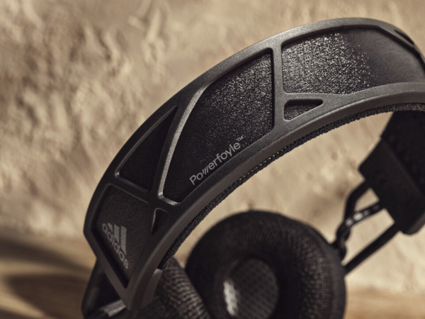 Adidas Kenalkan Headphone Bertenaga Surya, Harganya Bikin Terpana