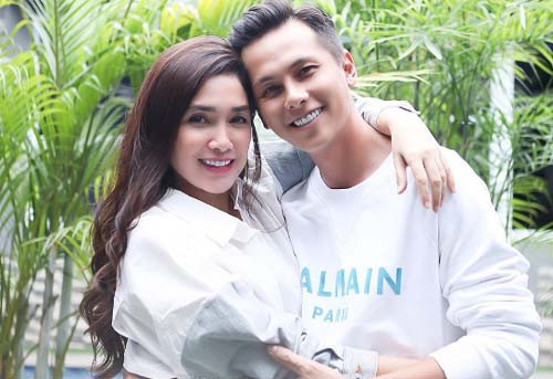 5 Artis Pria yang Menikah dengan Perempuan Lebih Tua