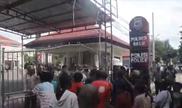 Jenazah Remaja yang Tewas Ditembak Polisi Diarak Keliling Kota Atambua