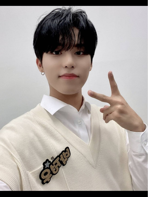 5 Potret Ganteng Jeongwoo Treasure yang Ulang Tahun ke-18