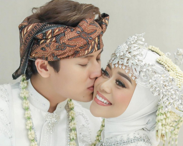 Ini Deretan Momen Sayang-sayangnya Rizky Billar pada Lesti Kejora, Kini Diguncang Isu KDRT