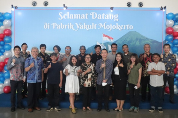 PT Yakult Indonesia Persada Luncurkan Yakult Light