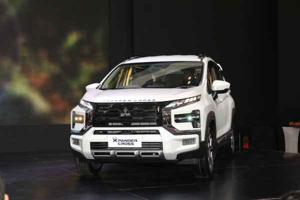 Kupas Tuntas Komparasi Mitsubishi Xpander Cross Baru dan Lama