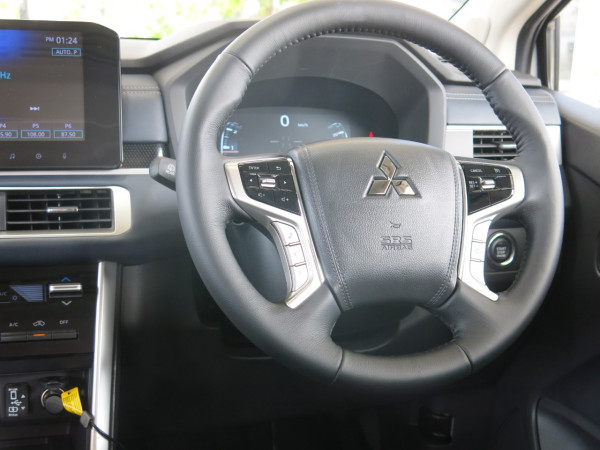 Kupas Tuntas Komparasi Mitsubishi Xpander Cross Baru dan Lama