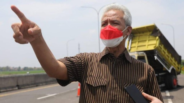 Dorong Produk Dalam Negeri, Ganjar Minta Kepala Daerah se-Jateng Pakai Aspal Buton