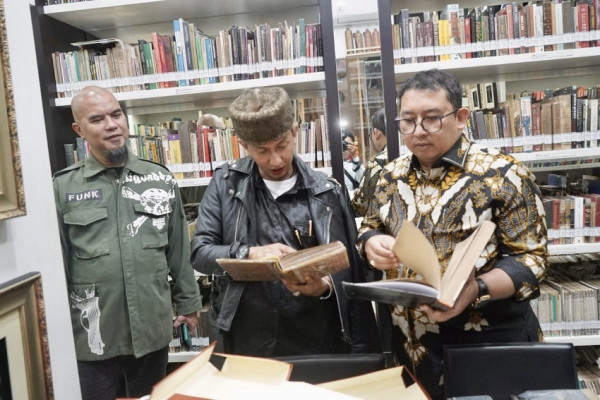 Habib Bahar bin Smith hingga Ahmad Dhani Datangi Perpustakaan Fadli Zon, Ada Apa?