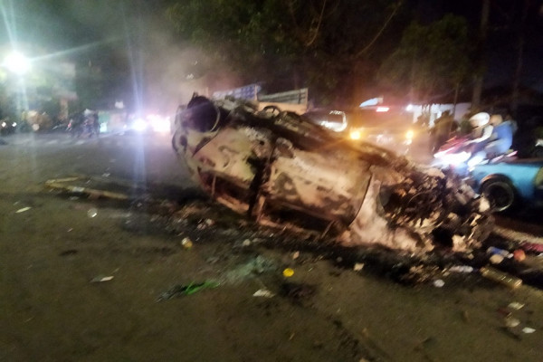 Air Mata Suparti Menitik, Putranya Belum Ditemukan usai Kerusuhan Sepak Bola Arema FC vs Persebaya
