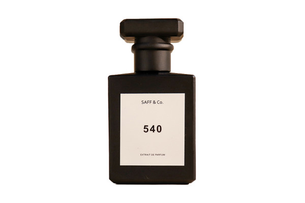 6 Parfum Lokal SAFF & Co Membuat Wangi Kamu Tahan Lama