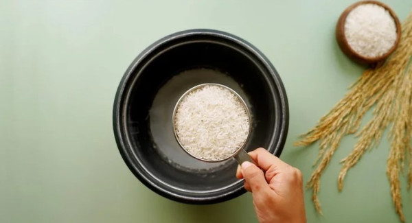 Cara Memasak Nasi di Rice Cooker Agar Pulen dan Memiliki Usia Simpan Panjang