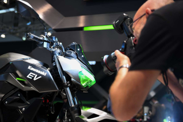 Motor Listrik Kawasaki Nongol Lagi, Kali Ini Bikin Heboh Jerman