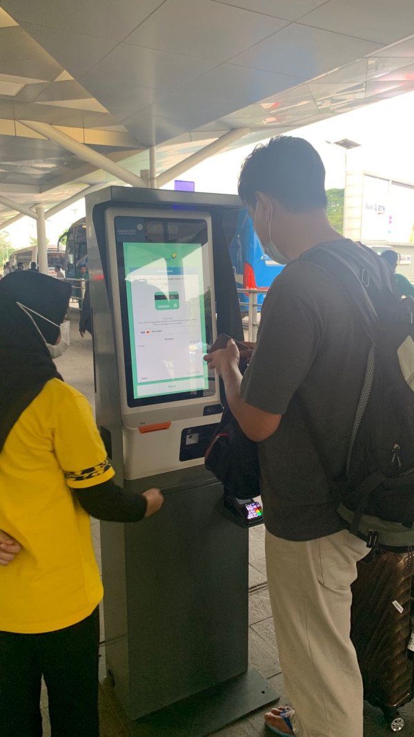Melihat Layanan Bus di Bandara Soetta yang Makin Nyaman, Modern, dan Profesional
