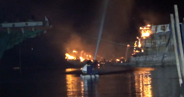 Warga Sikka Geger, Kapal Nelayan Mendadak Terbakar saat Berlabuh