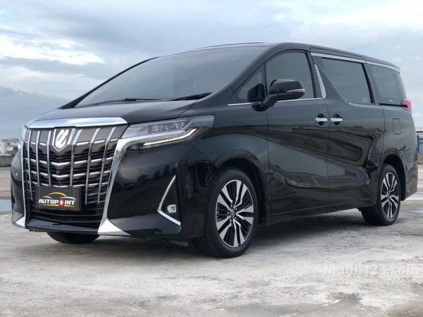 3 Pilihan Mobil Harian Bos Pertamina Nicke Widyawati