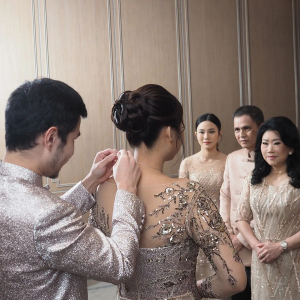 5 Potret Bahagia Jess No Limit dan Sisca Kohl Jalani Prosesi Tingjing